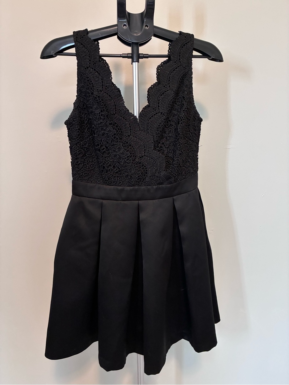 French Paris Black Lace Fit & Flare Dress Women’s Medium Cocktail Party Dress